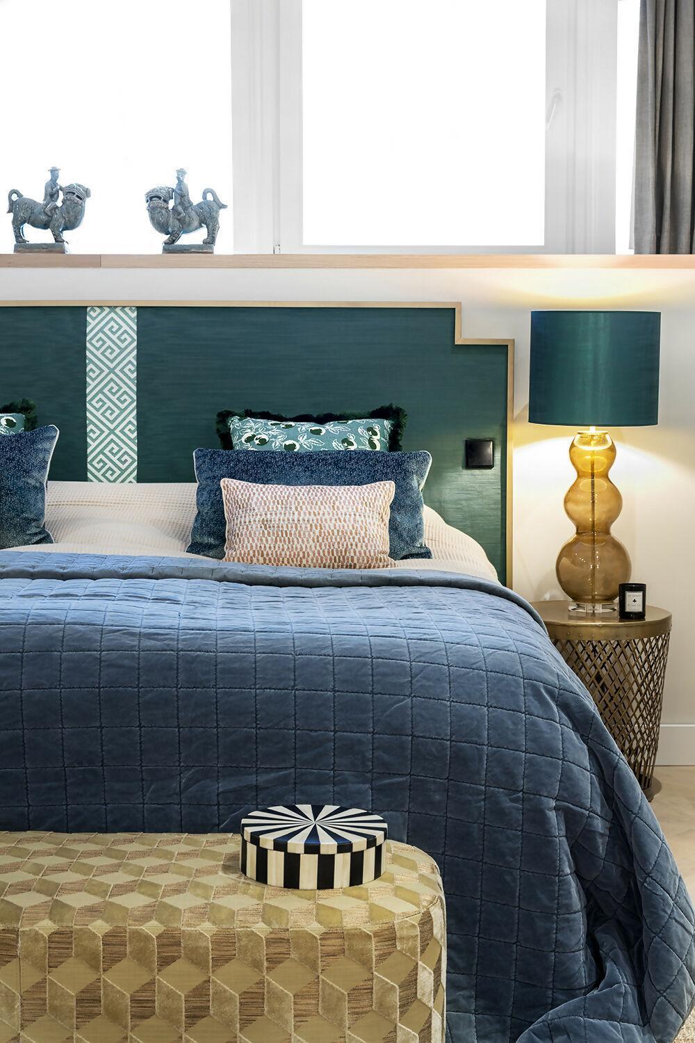 Van Functioneel tot Warm met Behang en Luxe Stoffen-Wendy Verhaegh Interior Design-Behang prints,Gezellig interieur,Harmonieuze styling,Luxe stoffen,woonkamer-Luxe Interieur Make-over met behang en luxe stoffen-OBLY
