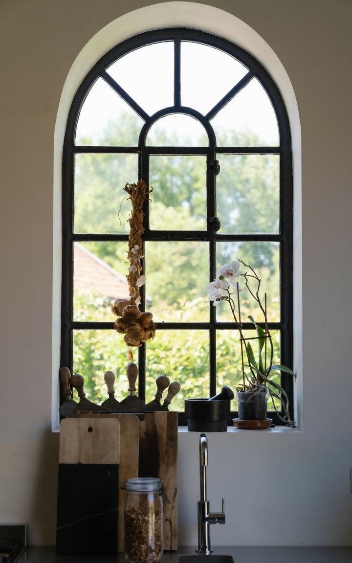 Van Stal tot Stijl-Atelier Det-industrieel landelijk interieur,karakteristieke woning renovatie,keuken,keuken in woonboerderij,landelijk modern interieur,stal verbouwd tot woning,woning met houten balken,woonboerderij renovatie,woonkamer-Boerderijtransformatie Rotterdam – Tijdloos Familiehuis-OBLY