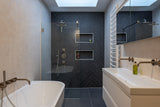 Verbouwing met aanbouw in Hillegersberg-Sensbouw-Luxe keuken design,Stalen puien interieur,Veel daglicht woning,Visgraat vloer interieur,Woonkamer met tuin verbinding-Verbouwing met moderne aanbouw-OBLY