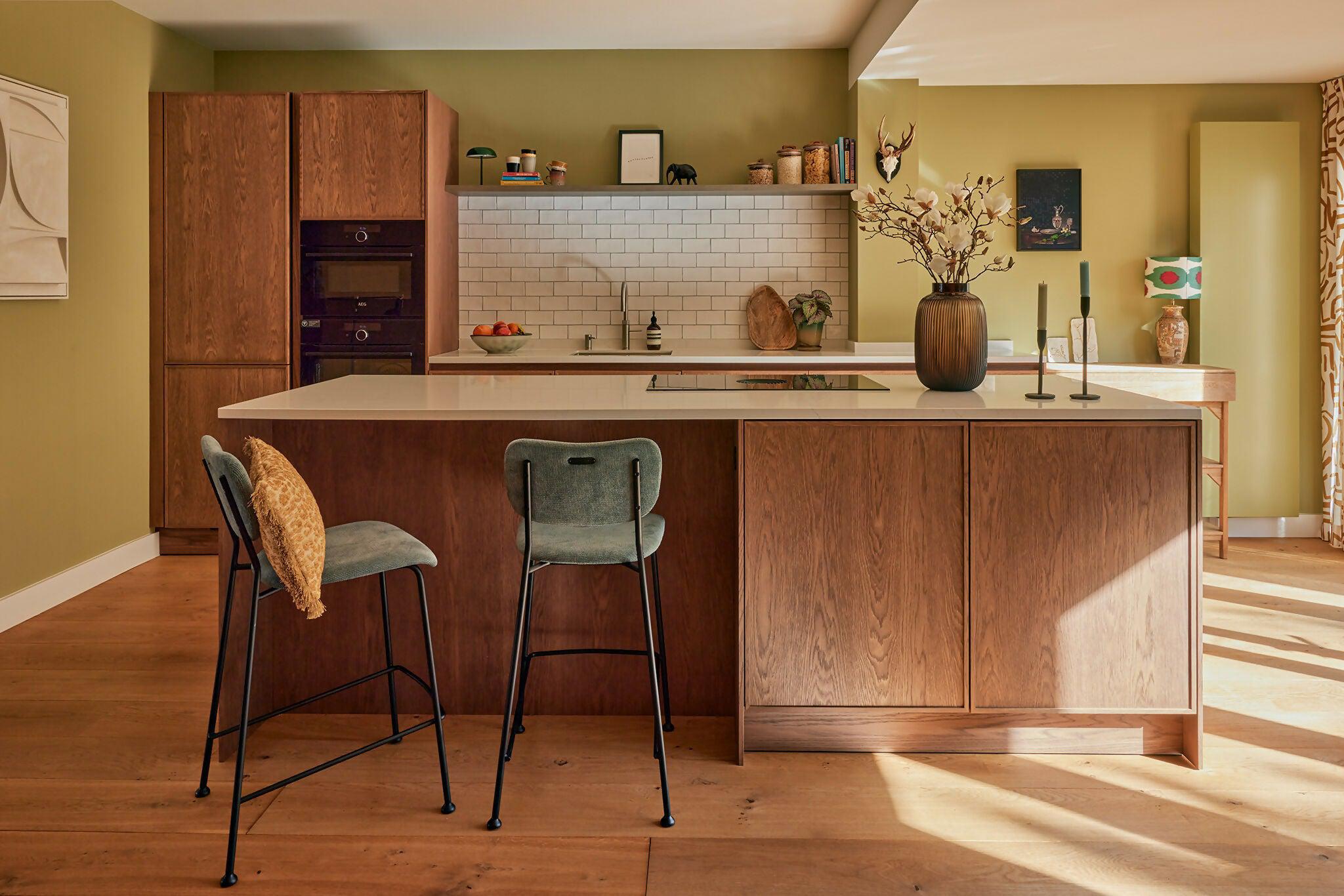 Volledig interieur familie woning Amsterdam met uitbouw-Studio Bix Interiors-badkamer ontwerp,familie woning,harmonieus design,interieur ontwerp,jaren 30 woning,Keuken,kleuradvies,materialenplan,moderne keuken,open leefruimte,renovatie,uitbouw,volledig interieur,warm interieur-Een warm en sfeervol interieur voor een jaren 30-woning in Amsterdam. -OBLY