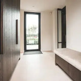 Volledig maatwerk interieur met keuken en kasten-OBLY-InterieurOpMaat,Kastenwand,Kookeiland,LuxeAfwerking,MaatwerkInterieur,ModerneKeuken,OpenLeefruimte-Maatwerk interieur met keuken en kasten | Interieur-OBLY