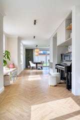 Warm familiehuis in Arnhem met maatwerk leefkeuken-Laura Hindriks interieurontwerp-Badkamer,Interieurontwerp,Keuken,leefkeuken,maatwerk keuken,nieuwbouwwoning,visgraatvloer-Nieuwbouwwoning Arnhem | Warm interieur met maatwerk keuken-OBLY
