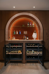 Warme designkeuken met organisch kookeiland-Perfekt Interieur-design keuken,keuken design,kookeiland keuken,leefkeuken,luxe keuken,maatwerk keuken,moderne keuken-Designkeuken met organisch kookeiland-OBLY