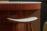 Warme designkeuken met organisch kookeiland-Perfekt Interieur-design keuken,keuken design,kookeiland keuken,leefkeuken,luxe keuken,maatwerk keuken,moderne keuken-Designkeuken met organisch kookeiland-OBLY