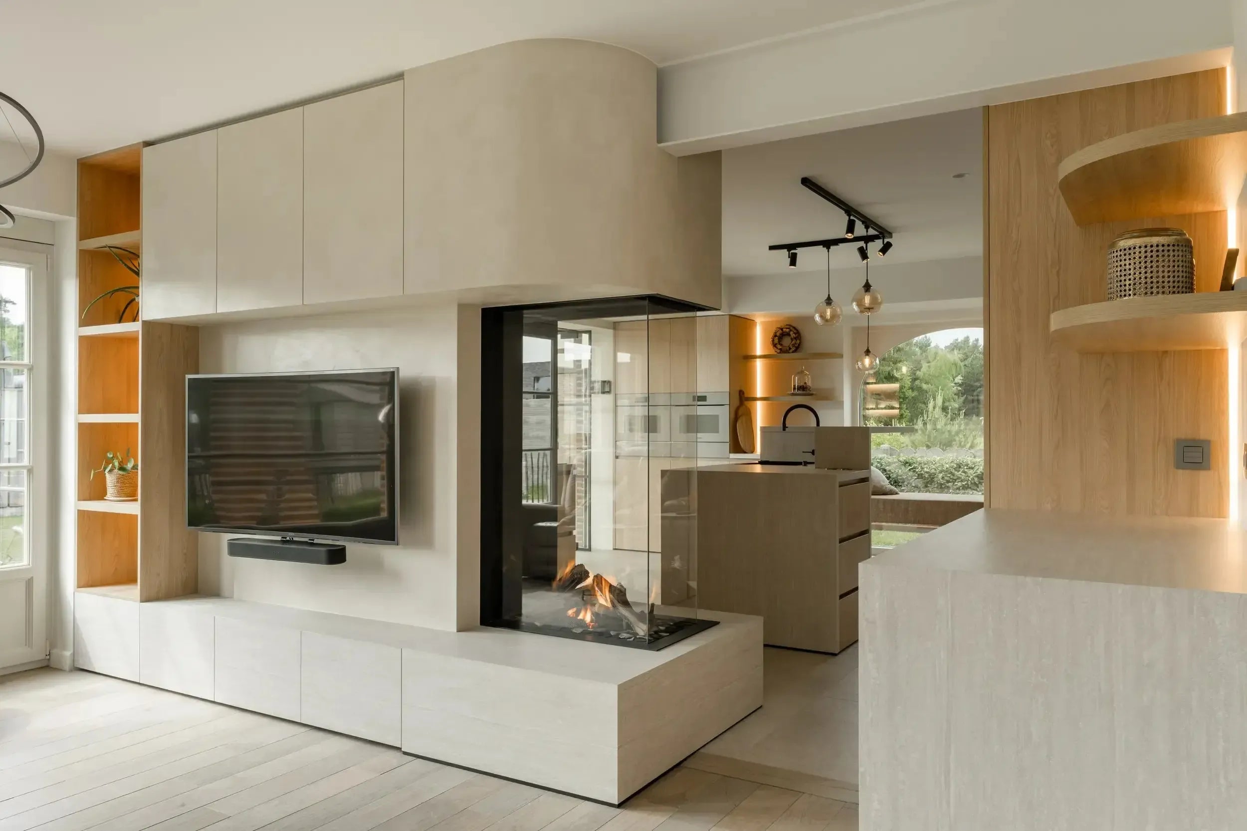 Warme gezinswoning met maatwerk en natuursteen-Studio Loewak-interieur ontwerp lommel,interieur renovatie,moderne leefkeuken,natuursteen keuken,transparante haard-Warme gezinswoning met maatwerk en natuursteen | Studio Loewak-OBLY