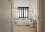 Warmte en kleur in badkamerontwerp-Glad Douche-badkamer,badkamer met warme kleuren,lichte luxe badkamer,minimalistische badkamer design,modern badkamerontwerp,stijlvolle moderne badkamer-Warmte en kleur in badkamerontwerp-OBLY