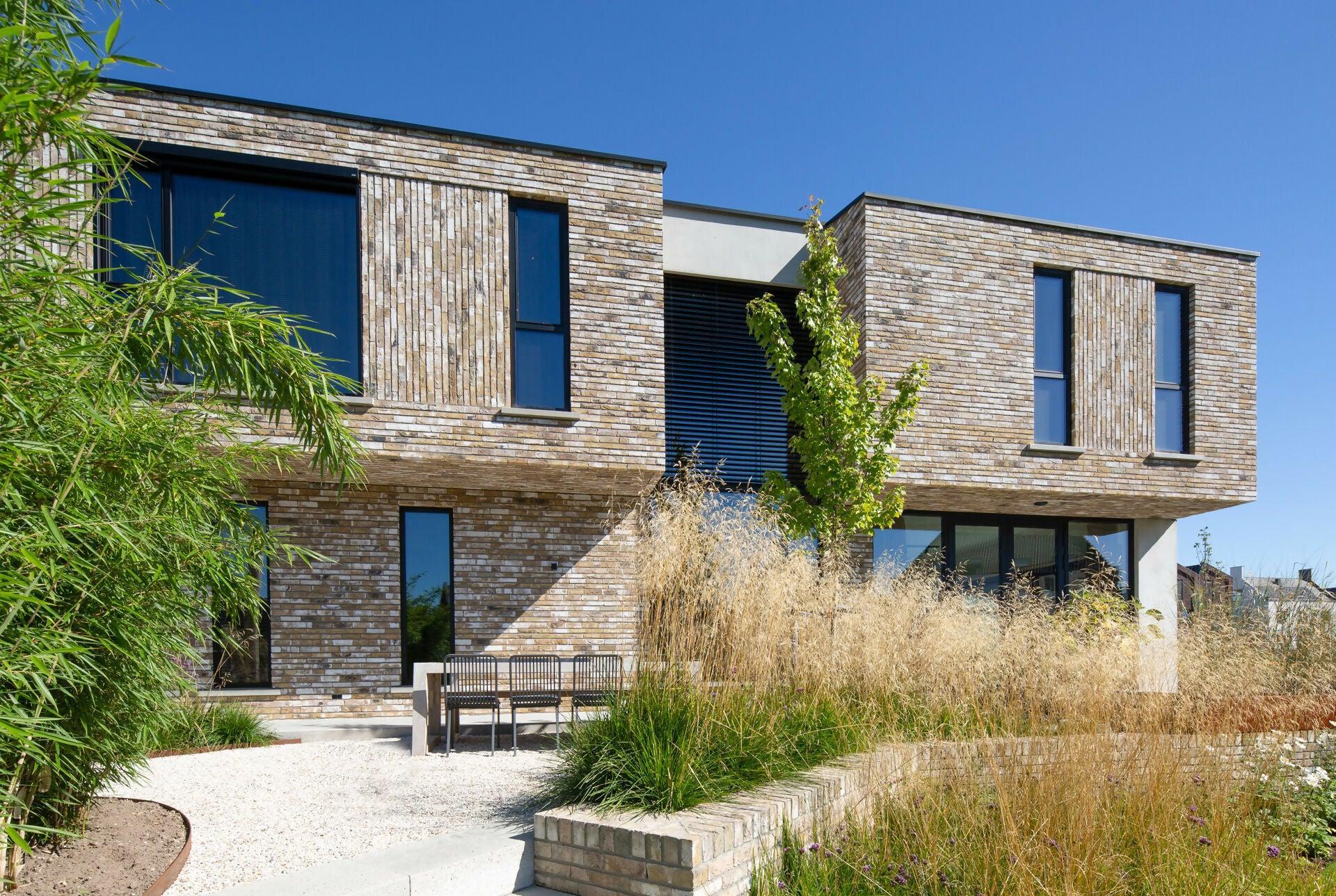 Woning met stalen trap-Architect eigen huis-Entree/Hal/Trap-Bijzondere Langgerekte Woning-OBLY