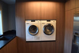 Zwarte moderne maatwerk keuken met strak design-Anselm Oome Interieurbouw-Keuken,Keuken inspiratie,maatwerk keuken,moderne keuken,strak keukenontwerp,zwarte keuken-Zwarte moderne maatwerk keuken | Anselm Oome Interieurbouw-OBLY