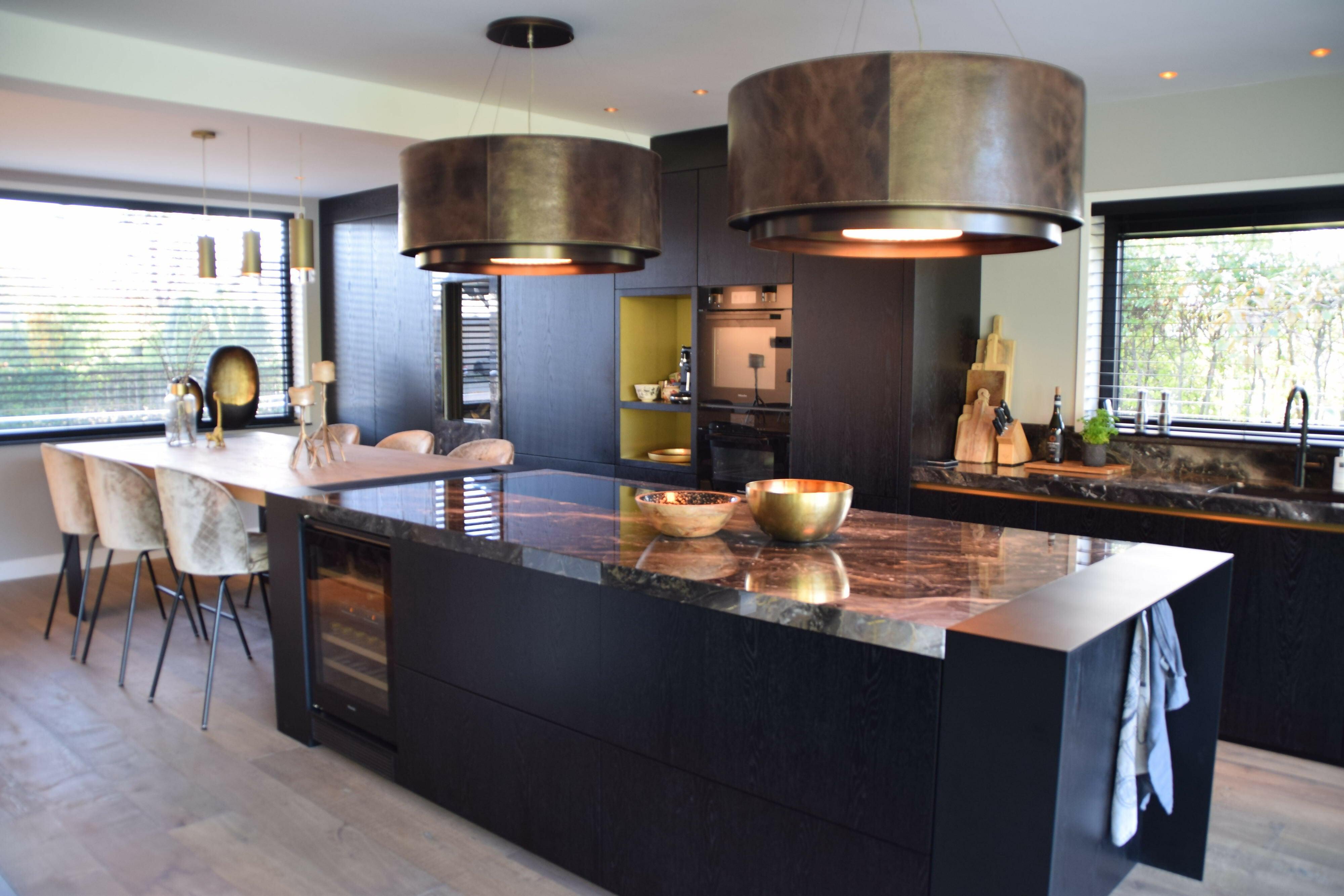 Zwarte moderne keuken-Anselm Oome Interieurbouw-Keuken-OBLY