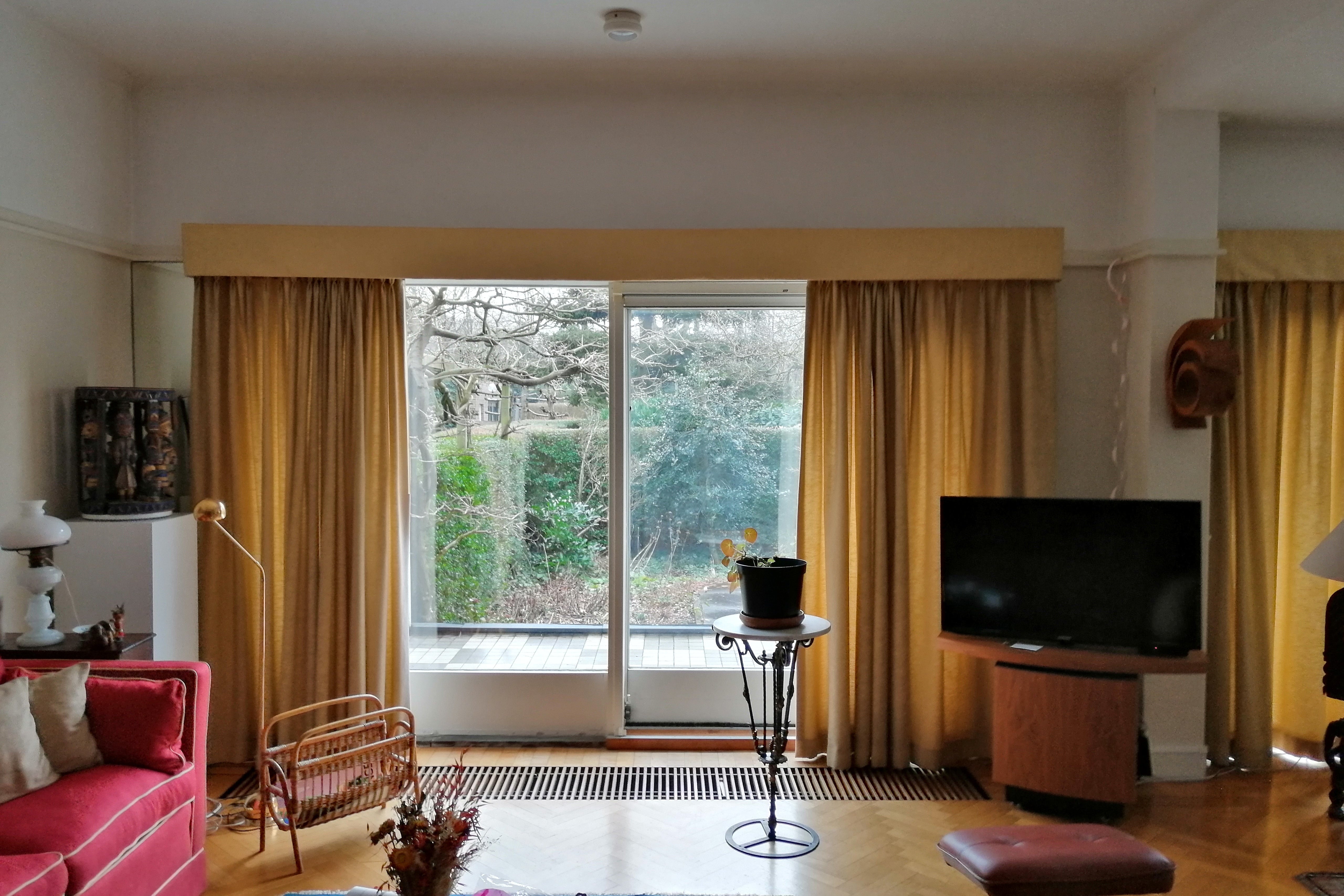 Before: oorspronkelijke woonkamer van een karakteristieke jaren '30 woning vóór de totaalrenovatie.