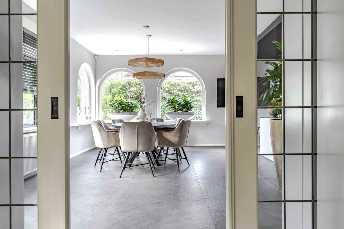 karakteristieke jaren '30 villa-Nuevo Interior Design-Authentieke details,Interieurontwerp,Landelijk wonen,Moderne elementen,Open haard,Sfeervol wonen,woonkamer-Jaren '30 Villa – Renovatie met Karakter en Comfort | Nuevo Interior D-OBLY
