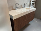 maatwerk badkamermeubel met dubbele wastafel en notenhout-voermans-badkamer-interieur,badkamermeubel,badkamermeubel-met-lades,design-badkamer,dubbele-wastafel,luxe-badkamer,maatwerk-badkamermeubel,moderne-badkamer,notenhout,solid-surface-wastafel,zwevend-badkamermeubel-maatwerk badkamermeubel met dubbele wastafel-OBLY