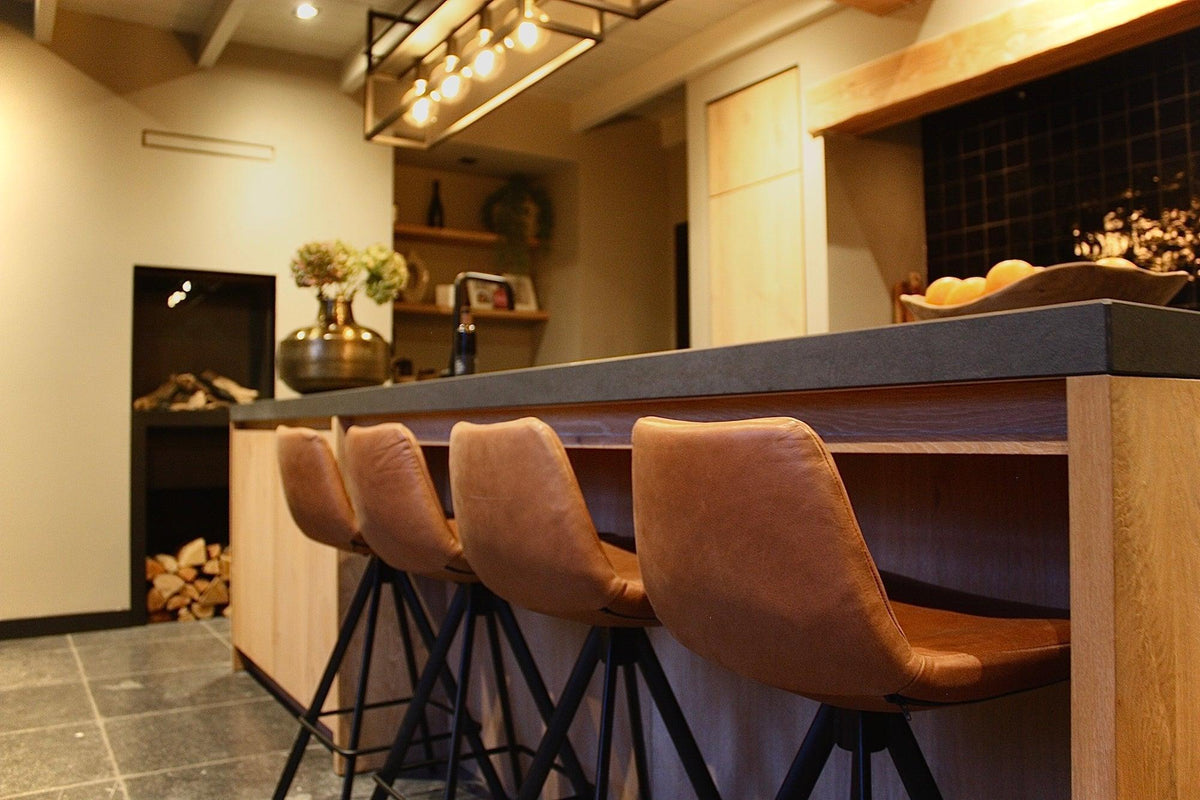 maatwerk keuken met kookeiland en bar-voermans-design-keuken,houten-keuken,keuken-interieur,keuken-met-bar,keuken-met-barkrukken,keuken-met-kookeiland,keuken-op-maat,kookeiland-met-bar,luxe-keuken,maatwerk-keuken,maatwerk-keuken-kasten,moderne-keuken-OBLY