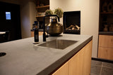maatwerk keuken met kookeiland en bar-voermans-design-keuken,houten-keuken,keuken-interieur,keuken-met-bar,keuken-met-barkrukken,keuken-met-kookeiland,keuken-op-maat,kookeiland-met-bar,luxe-keuken,maatwerk-keuken,maatwerk-keuken-kasten,moderne-keuken-OBLY
