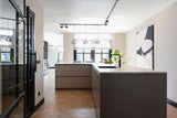 moderne interieur renovatie met luxe keuken en open leefruimte-Studio Thirty Two-Interieur,interieur-renovatie,keuken-met-kookeiland,luxe-interieur,maatwerk-interieur,modern-interieur,moderne-keuken,open-leefruimte,stalen-deuren,woning-verbouwing,woonkamer-renovatie-luxe keuken met kookeiland en moderne open leefruimte-OBLY