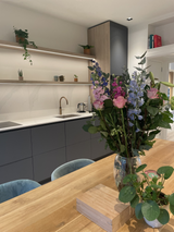 nieuwe indeling appartement met keukenverplaatsing-Lin design-appartement-amsterdam,appartement-interieur,appartement-renovatie,interieur-renovatie,keuken-met-eetbank,keuken-renovatie,keuken-verplaatsen,maatwerk-interieur,maatwerk-meubels,nieuwe-indeling-appartement,renovatie-amsterdam,woning-verbouwing-OBLY
