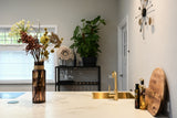 zwarte maatwerk keuken in klassieke woningrenovatie-Studio Thirty Two-blauwe-keuken,Exterieur,Interieur,interieur-renovatie,keuken-renovatie,maatwerk-interieur,maatwerk-keuken,modern-interieur,moderne-keuken,open-leefruimte,woning-verbouwing,woonkamer-renovatie-Interieurontwerp woning | Tijdloos en warm maatwerk-OBLY