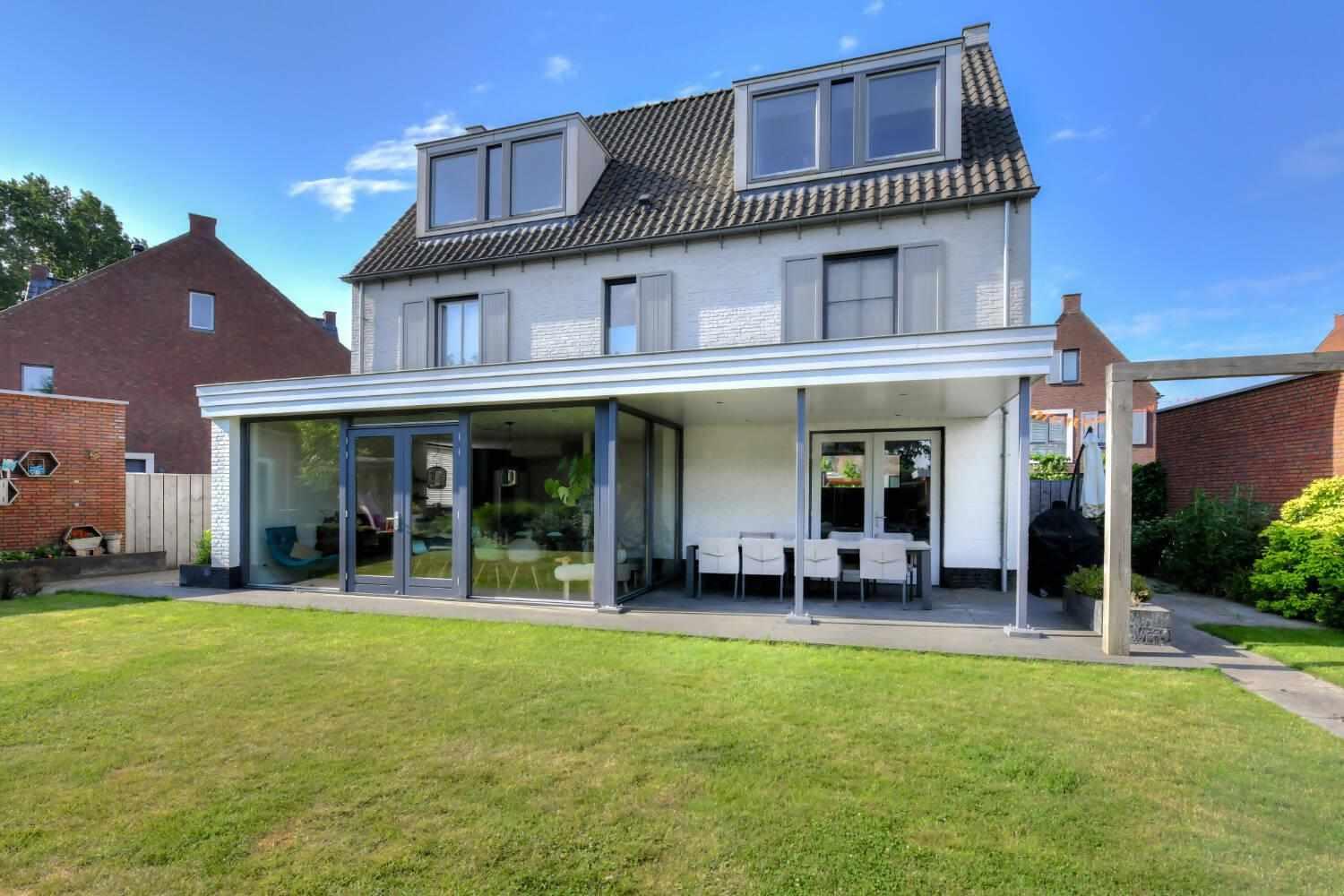 Aanbouw met eethoek en veranda-lab-R architectenbureau-Eetkamer,eetkamer interieur,eetkamer met tuinzicht,eetkamer ontwerp,open eetkamer-OBLY