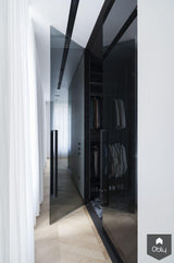 Badkamer ensuite in rijksmonument met Carrara marmer en smoked glass-Studio Niels-alle,Ambachtelijk detail,Badkamer,Carrara marmer,HI-MACS,Monumentaal,Rijksmonument,Smoked glass-Badkamer ensuite in rijksmonument | Studio Niels-OBLY