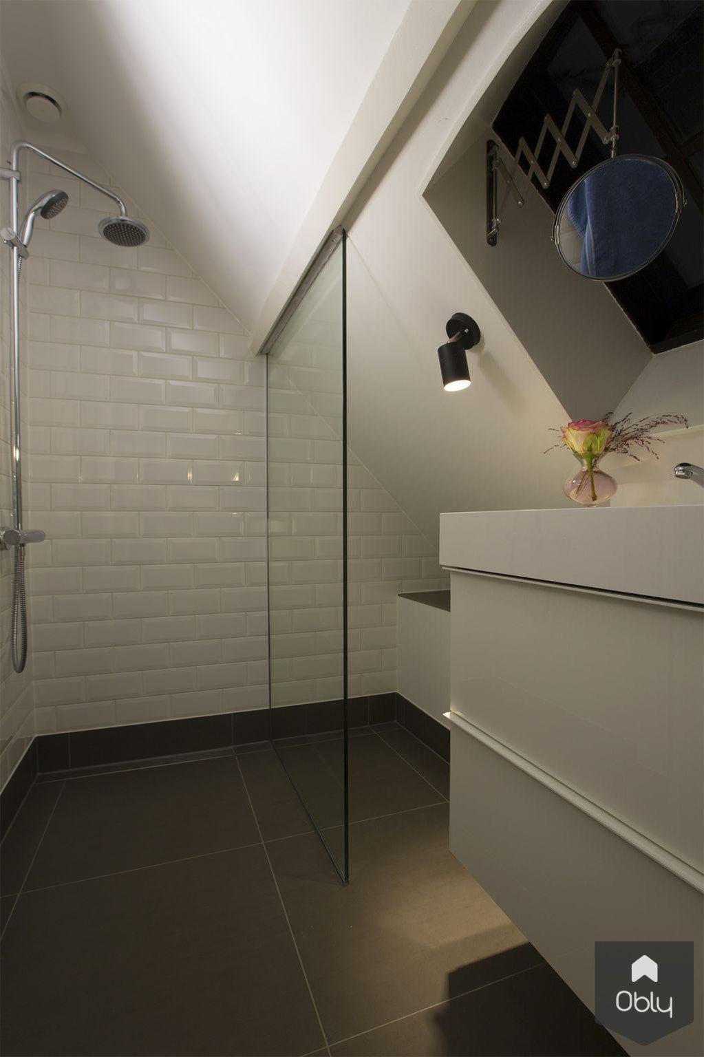 Badkamer op zolder (Twee onder één kap Laren)-Suzanne-Holtz-Studio-alle,Badkamer,badkamer op zolder,badkamer renovatie,luxe badkamer design,maatwerk badkamer,moderne badkamer-OBLY