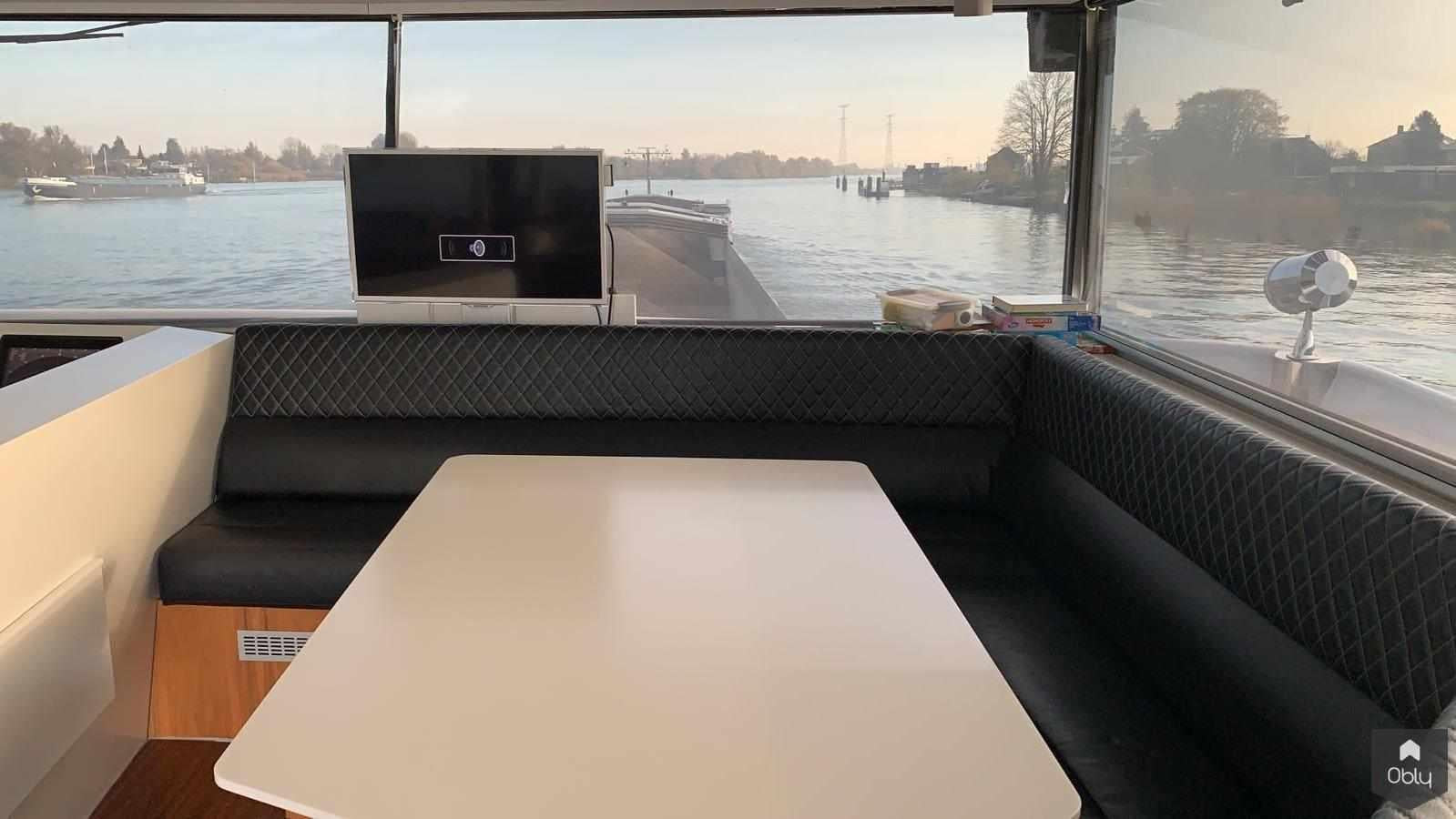 Bekleding banken stuurhut boot-Beklederij Boogaard-alle,Woonkamer-OBLY