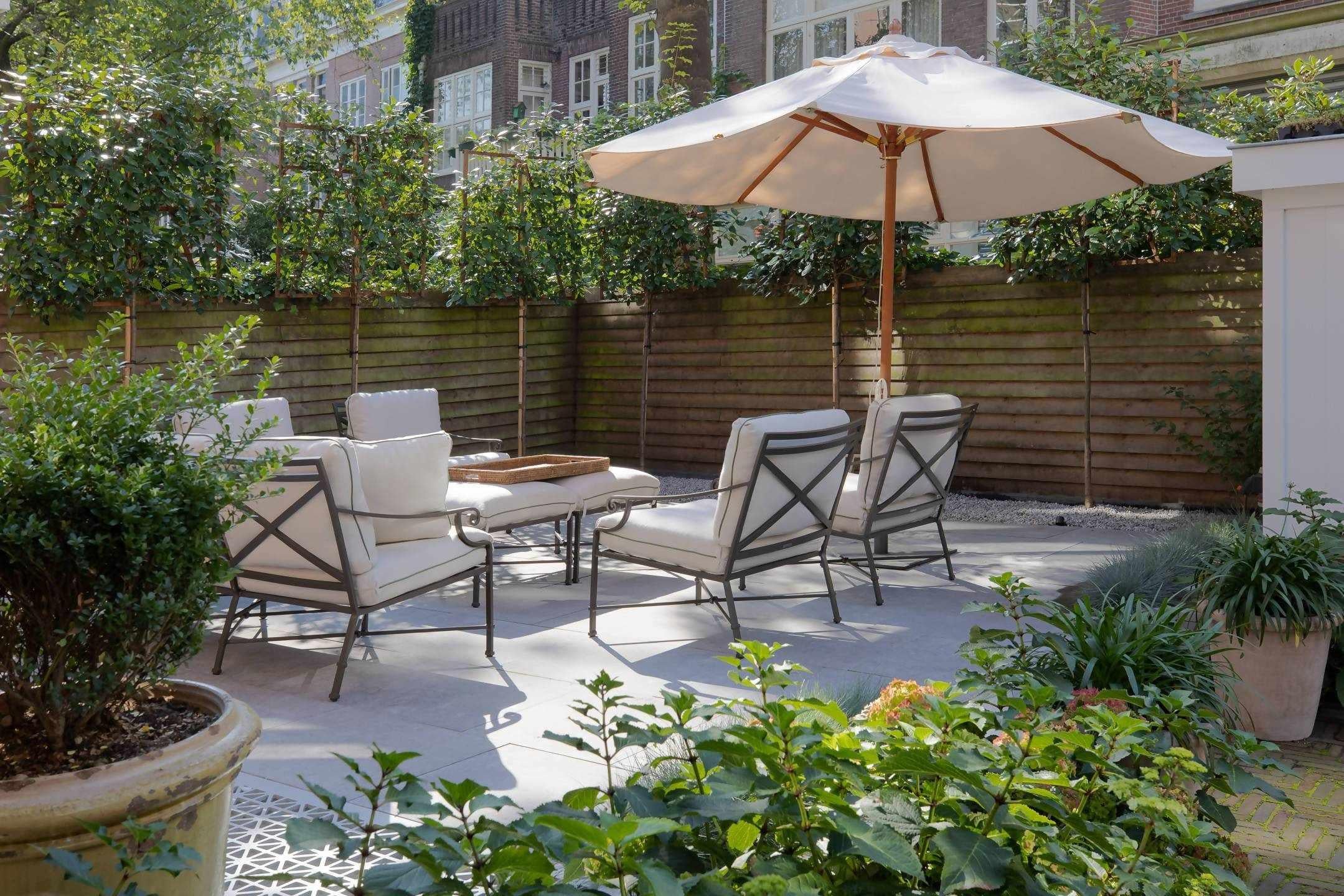 Belgisch Hardsteen Grijs Geschuurd-Van den Heuvel & Van Duuren-moderne tuin met terras,stadstuin met terras,terras met natuursteen tegels,Tuin,tuin met Belgisch hardsteen terras,tuin met terras-OBLY