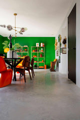 Betonvloer in eclectische nieuwbouwwoning-Willem Designvloeren B.V.-Woonkamer-Gevlinderde woonbetonvloer nieuwbouwwoning-OBLY