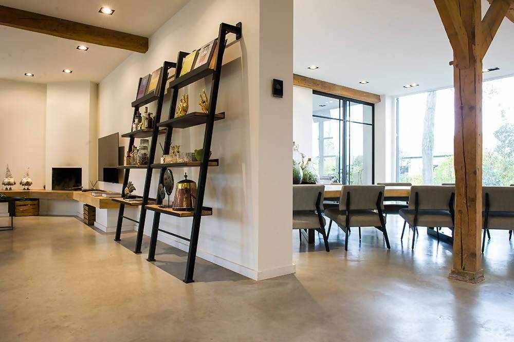 Boerderij met loft interieur-PW Interiors-Houten balken interieur,Industrieel wonen,Industriële elementen,Loft interieur,Open ruimte wonen,Prinsenbeek interieur,Stoer en warm interieur,Woonkamer-Boerderij met loft interieur-OBLY