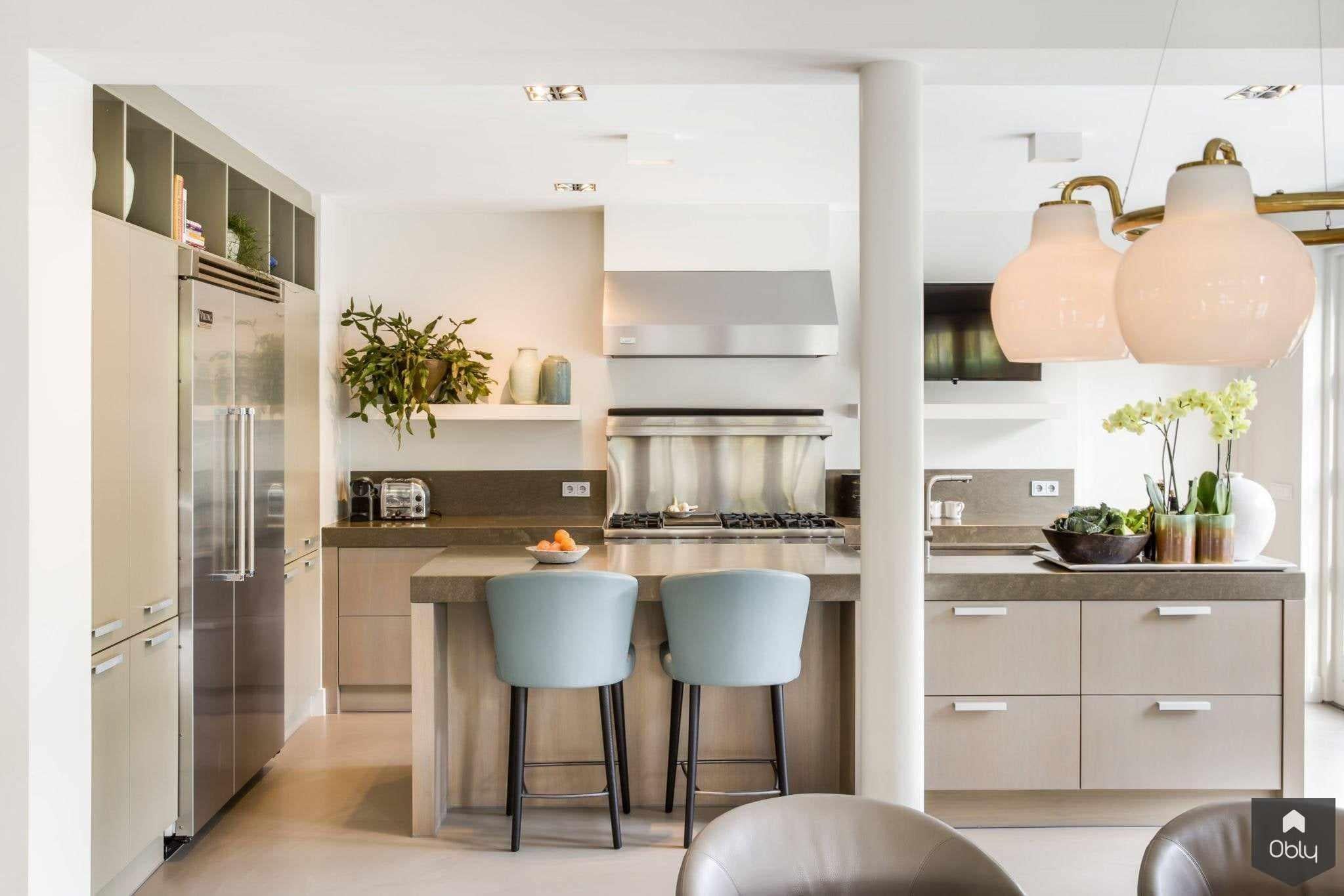Comfort in de stad-Erik Koijen-alle,interieur renovatie,jaren 50 woning,Keuken,modern klassiek interieur,subtiele kleuraccenten,warme interieurstijl-OBLY