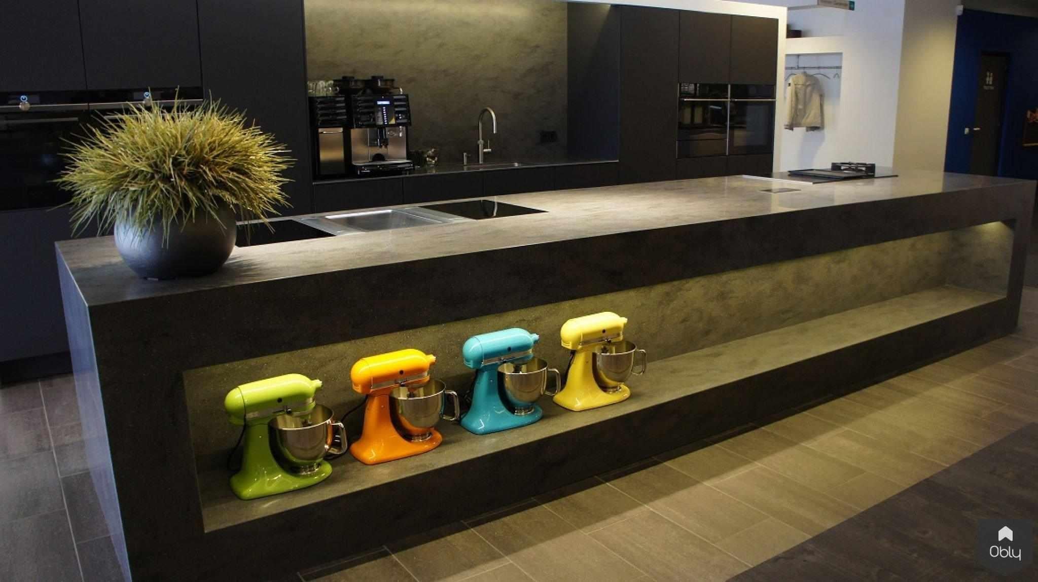 Corian Lava Rock leefkeuken-Cora Techniek-alle,Corian keuken,Corian werkblad,design keuken,donkere leefkeuken,Keuken,Lava Rock keuken,luxe keuken,maatwerk keuken,minimalistische keuken,moderne keuken,strak kookeiland-OBLY