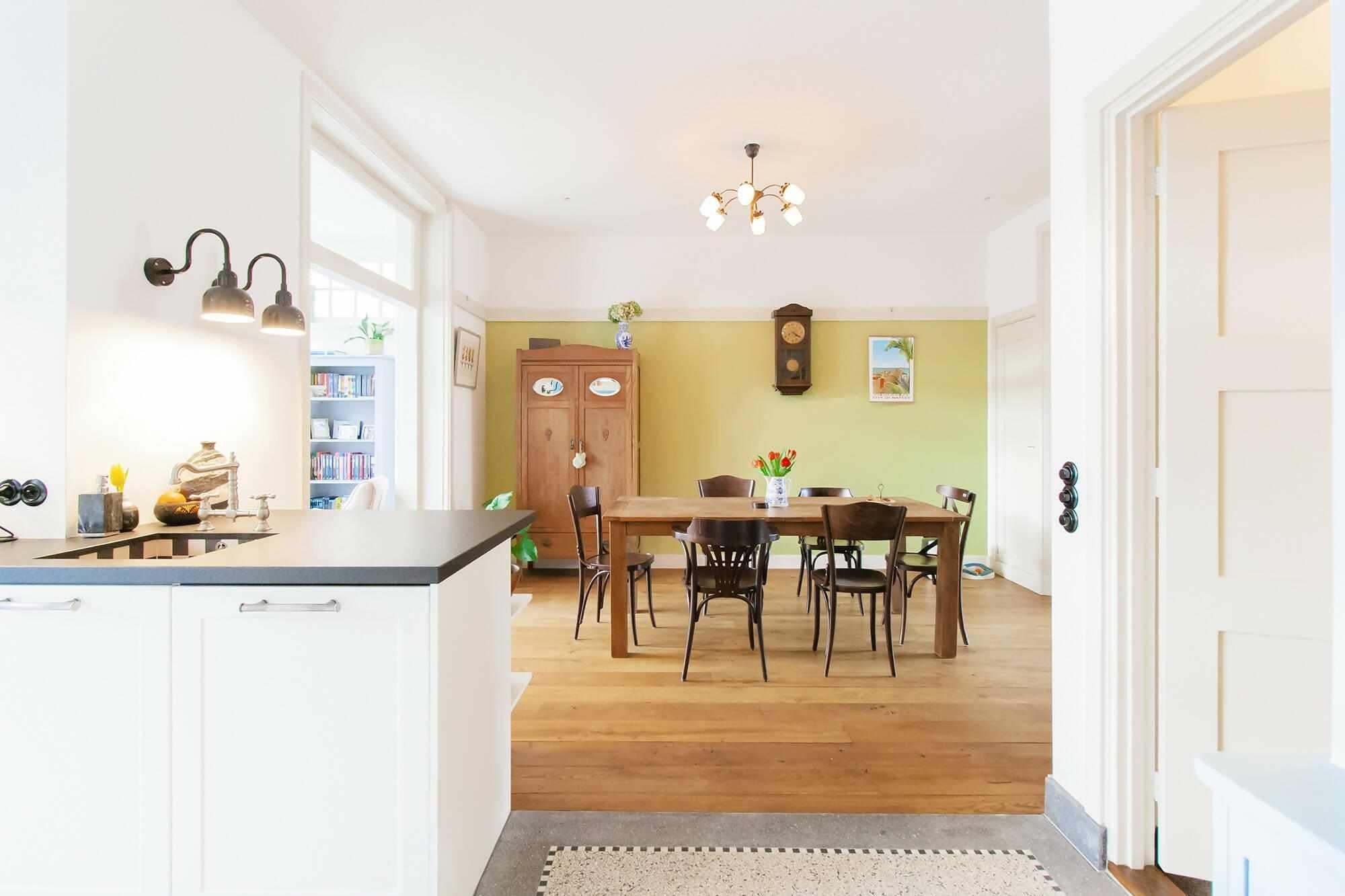 Duurzame totaalrenovatie in Utrecht-Jaren 30 architect-duurzame renovatie woning,jaren 30 interieur,jaren 30 woning renovatie,modernisering jaren 30 huis,renovatie jaren 30 woning,totaalrenovatie huis,woning renovatie utrecht,Woonkamer-OBLY