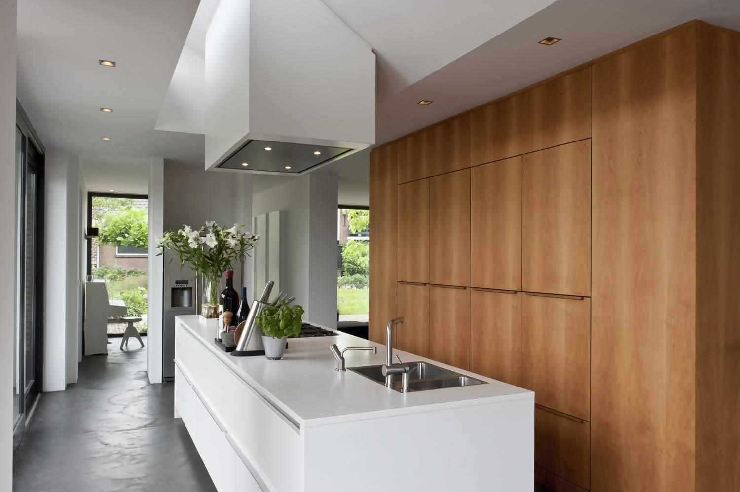 Een interieur dat uitnodigt-Stijn de Ruyter Interieurarchitectuur-binnen buiten verbinding,design verlichting,hout,Interieur,italiaans design,minimalistisch,modern interieur,open leefruimte,rustige basis,strak design,transparantie,verborgen apparatuur,warm interieur,wit stucwerk-Een interieur dat uitnodigt-OBLY