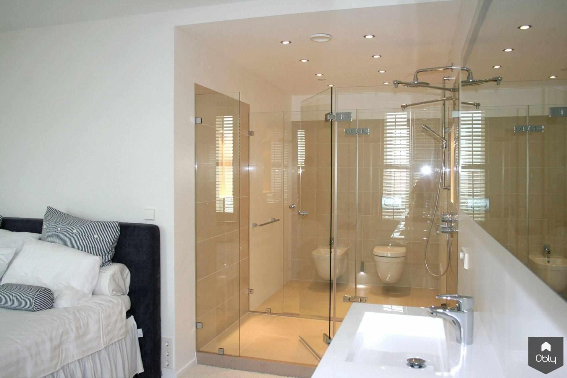 Eigentijdse renovatie herenhuis-Doreth Eijkens | Interieur Architectuur-alle,daglicht in woning,eigentijdse herenhuis renovatie,hoogglans maatwerk keuken,Keuken,luxe interieur renovatie,maatwerk interieurdesign,massief houten details,moderne badkamer integratie,stijlvolle woningrenovatie,strakke keukeninrichting,Woonkamer-OBLY