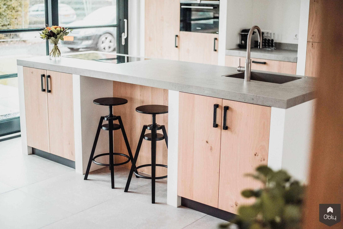 Eiken keuken in vrijstaande nieuwbouw villa met rieten dak-Pelle Interieurbouw-alle,Keuken-Eiken keuken in vrijstaande nieuwbouw villa met rieten dak | OBLY.com-OBLY