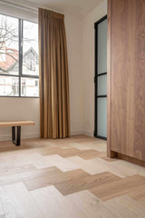 Elleboog visgraat-Vloerenhuis Amsterdam-woonkamer-Elleboog visgraat vloer van Bauwerk-OBLY