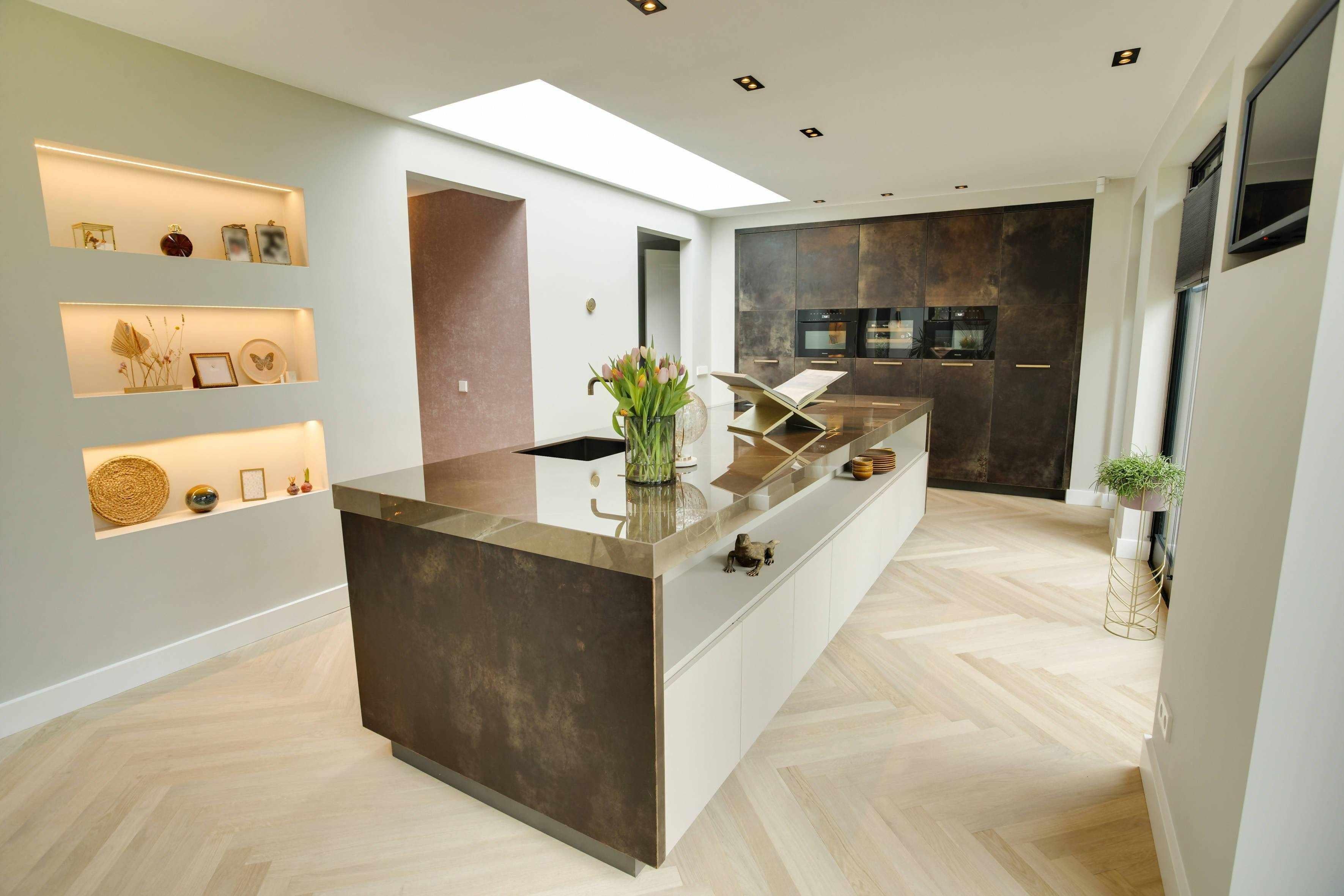 Exclusieve keuken lederen fronten-Paul Theuws Interieur-keuken-Exclusieve keuken met lederen fronten-OBLY