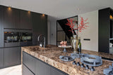 Exclusieve keuken met Emperador marmeren blad-Keukenstudio Stormink-Keuken-OBLY