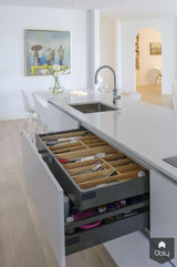 Frank! Witte keuken met Wave afzuigkap en wijnklimaatkast-Frank! Maatwerk Keukens-alle,Keuken-OBLY