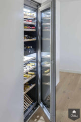 Frank! Witte keuken met Wave afzuigkap en wijnklimaatkast-Frank! Maatwerk Keukens-alle,Keuken-OBLY