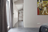 Gevlinderde woonbeton vloer-Willem Designvloeren B.V.-alle,gevlinderde woonbeton vloer,industriële betonvloer design,moderne betonvloer interieur,naadloze betonvloer woning,strakke woonbeton vloer,Woonkamer-OBLY