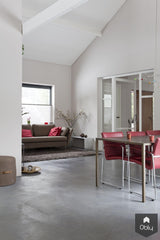 Gevlinderde woonbeton vloer-Willem Designvloeren B.V.-alle,gevlinderde woonbeton vloer,industriële betonvloer design,moderne betonvloer interieur,naadloze betonvloer woning,strakke woonbeton vloer,Woonkamer-OBLY