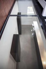 Gevlinderde woonbeton vloer in gerenoveerde woning-Willem Designvloeren B.V.-alle,Entree Hal Trap,Gietvloeren,Keuken,Vloeren,Woonkamer-Gevlinderde woonbeton vloer in gerenoveerde woning-OBLY