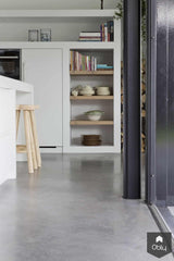 Gevlinderde woonbeton vloer in midden grijs-Willem Designvloeren B.V.-alle,Woonkamer-OBLY