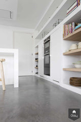 Gevlinderde woonbeton vloer in midden grijs-Willem Designvloeren B.V.-alle,Woonkamer-OBLY