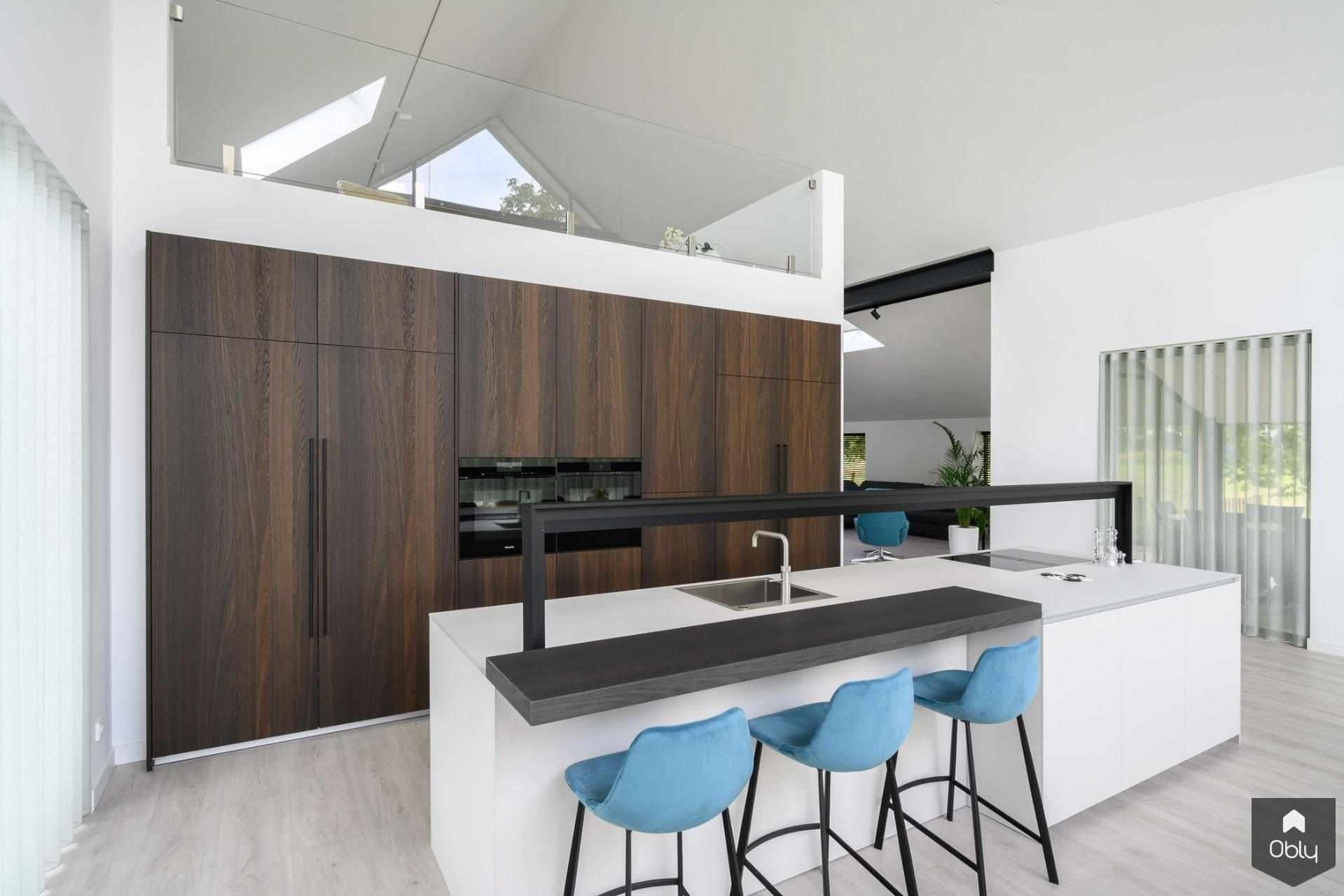 Glazen Valcucine keukeneiland in moderne villa-Bert van Vlijmen-alle,Keuken-OBLY