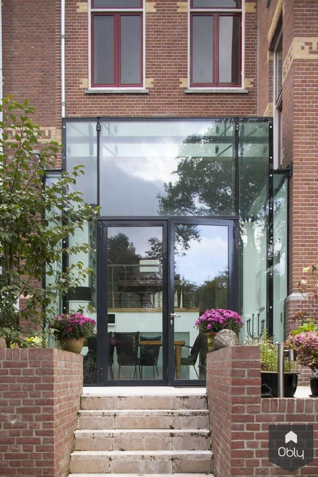 Glazen aanbouw herenhuis-HOYT Architecten & Bouwmanagers-Aanbouw,aanbouw jaren 30 woning,alle,glazen aanbouw herenhuis,glazen pui aanbouw,glazen serre aanbouw,glazen uitbouw woning,moderne glazen aanbouw,stalen kozijnen uitbouw-OBLY