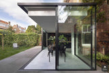 Glazen aanbouw jaren 30 woning-KELLER minimal windows® by Kumasol-aanbouw,aanbouw met glas,alle,aluminium schuifpui,glazen aanbouw,jaren 30 woning,lichtinval woning,minimalistische architectuur,moderne aanbouw,renovatie jaren 30 woning,uitbouw woning,verbinding binnen buiten-Glazen aanbouw jaren 30 woning -OBLY