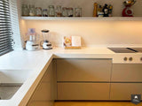 Hoogglans grijze keuken met Corian werkblad-Keukenarchitectuur Midden Brabant-alle,Keuken-OBLY