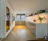 Hoogglans grijze keuken met Corian werkblad-Keukenarchitectuur Midden Brabant-alle,Keuken-OBLY