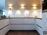 Hooglans lak keuken met glazen achterwand-Keukenarchitectuur Midden Brabant-alle,Keuken-OBLY